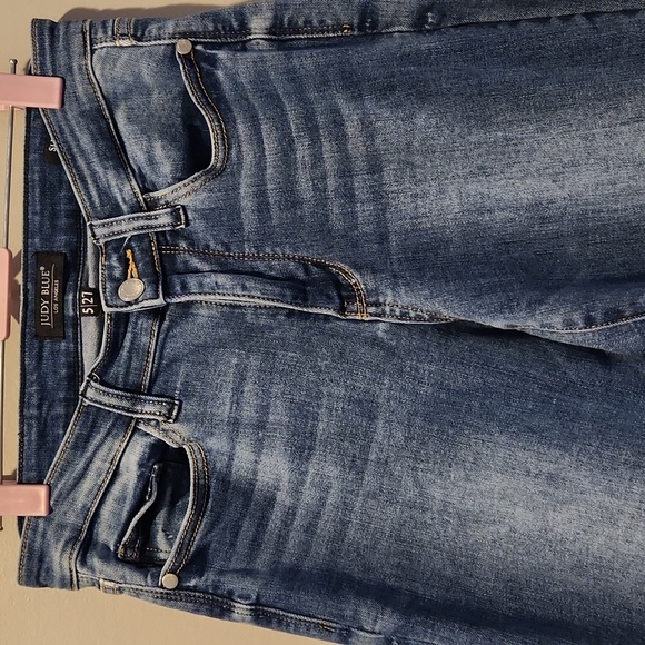 Judy Blue Light Blue Slim Fit Jeans 5/27 - Picture 4 of 8